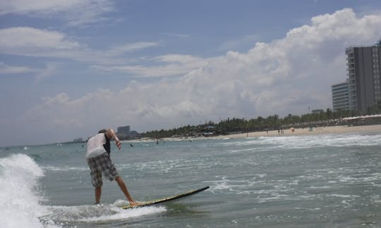 Surf Lessons Up to 10 People in the Beautiful Beaches of Đà Nẵng, Vietnam