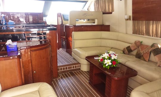 20 Person Yacht for Charter in Dubai for 700 AED