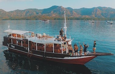 Vessel / Boat Liveaboard Private Charter in Komodo