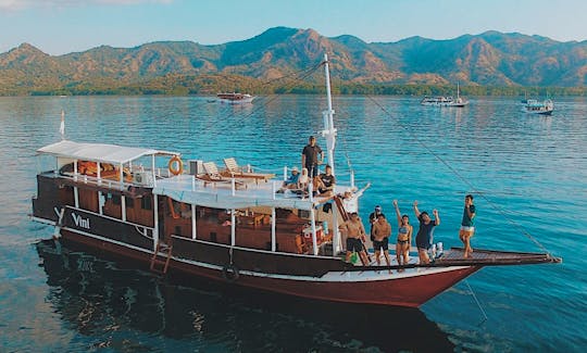 Vessel / Boat Liveaboard Private Charter in Komodo