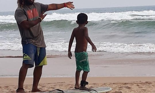 Clases de surf en Matara, Sri Lanka con Ramesh