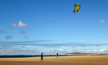 カーボベルデのラビルで提供されるプライベートカイトサーフィンレッスン