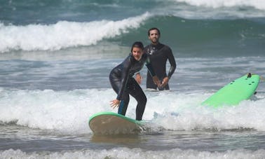 Aulas de surf de férias oferecidas em Agadir, Marrocos