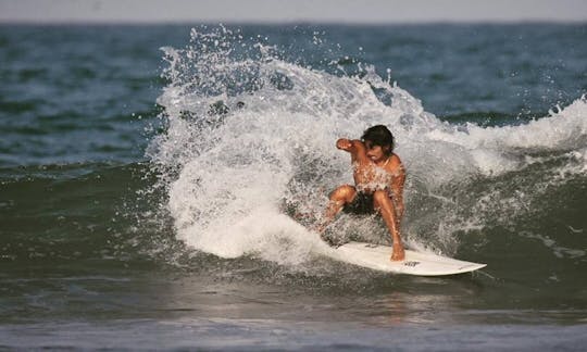 Aprenda a surfar nas ondas com um instrutor particular em Unawatuna, Sri Lanka