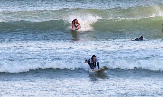 Group and Private Surf Lessons Offered in Cape Town, South Africa