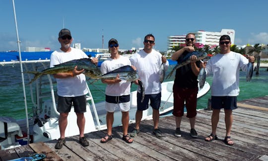 Private Fishing Charter for 6 People on 29' Imemsa Boat in Cancún