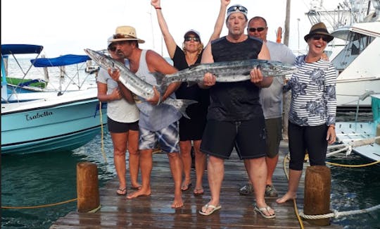 Private Fishing Charter for 6 People on 29' Imemsa Boat in Cancún