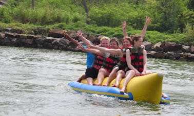 Aproveite a água em um passeio de banana boat em Aluthgama, Sri Lanka