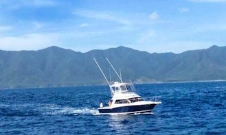 35' Cabo Sportfisher for 6 People in Quepos, Costa Rica