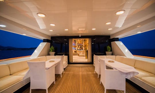 Spacious Aft Deck