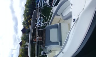 18ft Center Console Fishing Charter for 6 People in Albion, Mauritius