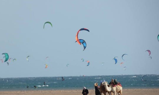 Cours de kitesurf avec un instructeur professionnel à Dakhla, Sahara occidental