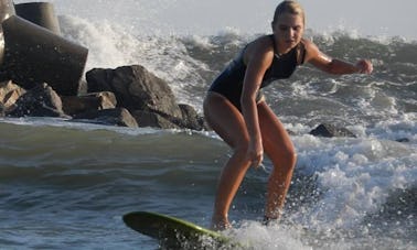 Clases de surf privadas y grupales con instructor profesional en Phan Thiet, Vietnam