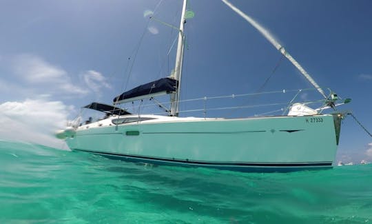 Luxury Private Sail Yacht rental for groups and families up to 15 Pax