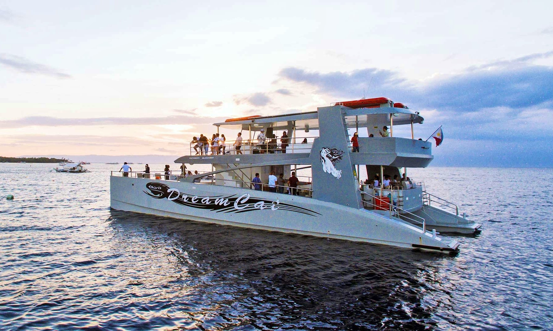 philippines tour boat