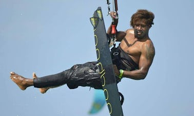 Leçon privée de kitesurf avec le centre IKO de 100 pieds à Santa Maria, Cap-Vert