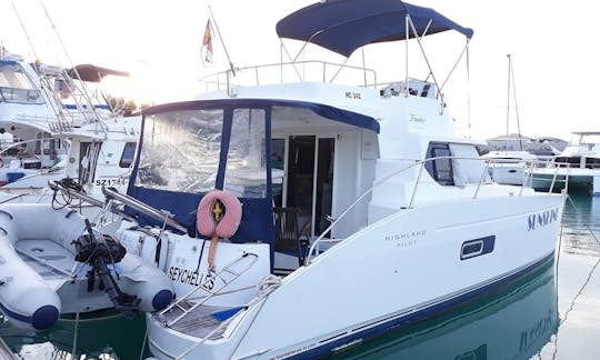 Location de yacht à moteur pour 12 personnes à Victoria, Seychelles