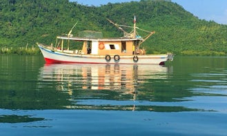 Fishing Boat Charter for 10 Person in Semporna, Sabah