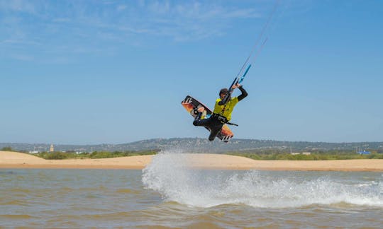 Clases de kitesurf con instructores profesionales en Essaouira, Marruecos