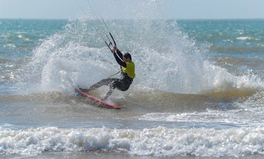 Clases de kitesurf con instructores profesionales en Essaouira, Marruecos