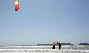 Aulas de kitesurf com instrutores profissionais em Essaouira, Marrocos