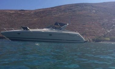 Alquiler de barco con cubierta en Livadi y crucero en la isla de Serifos hasta las Cícladas