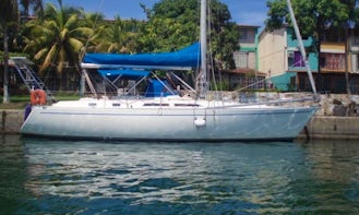 Rent this Sailboat for up to 10 people in Cartagena for $500 a day