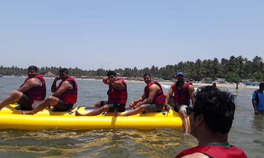 Let's Ride A Banana Boat Ride In Malvan, India!