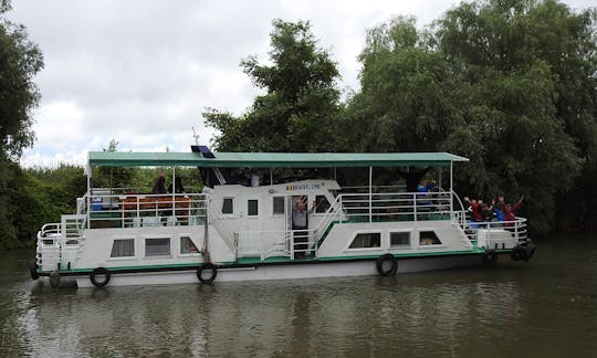 Classic boat Pelicanul - 12 pers group tours - private on request