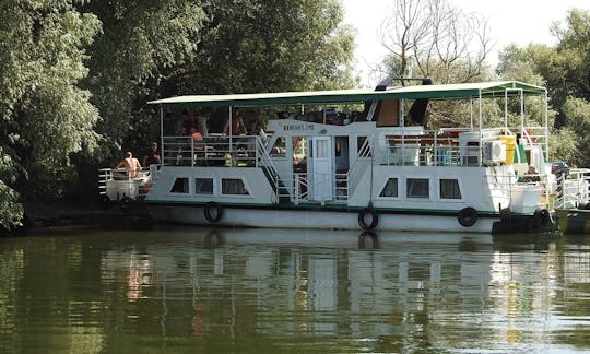 Classic boat Pelicanul - 12 pers group tours - private on request