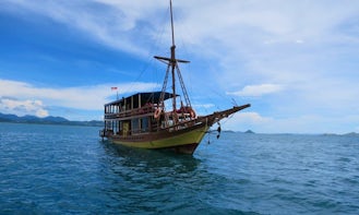 Diving Trip with Professional Guides in Komodo, Indonesia