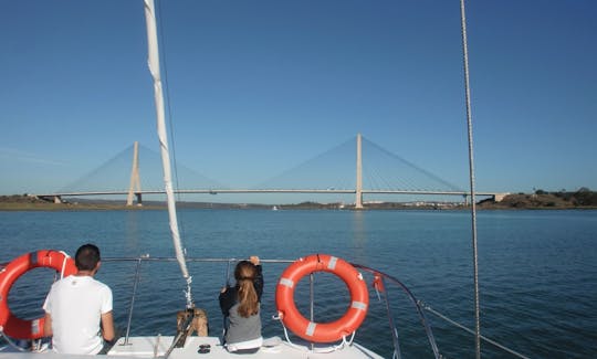 Catamarã branco “Princess” para alugar em Huelva, Espanha!