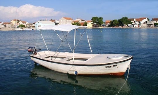 Location de bateaux pour 5 personnes à Murter