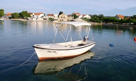 Location de bateaux pour 5 personnes à Murter