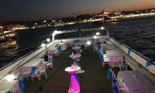 Floating Restaurant for 300 people in İstanbul