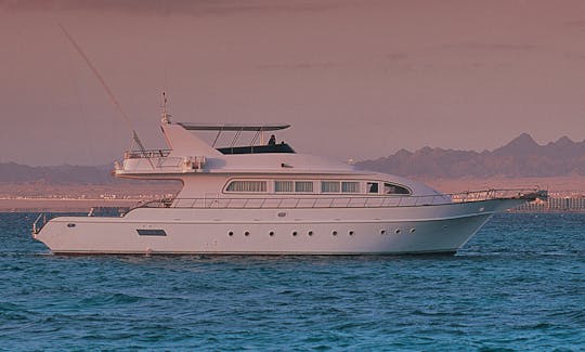 Charter Al Zahra Power Mega Yacht in Muscat, Oman