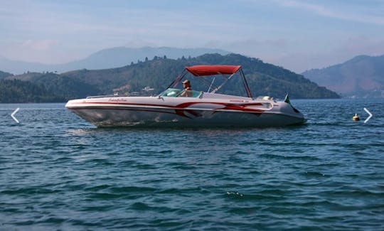 26ft Deck Boat Rental for Up 8 Poeple to in Rio de Janeiro, Brazil