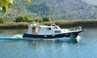 Houseboat rental in Opuzen