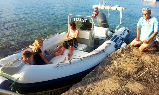 Joker Boat Coaster 580 RIB Alquila un barco en Split, Trogir, Croacia