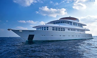 Diving Tour On-Board a Horizon 3 Mega Yacht for Up to 24 People in Malé, Maldives
