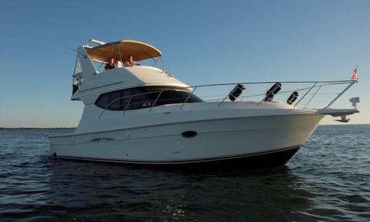 Silverton Flybridge de 40' avec un jetski !