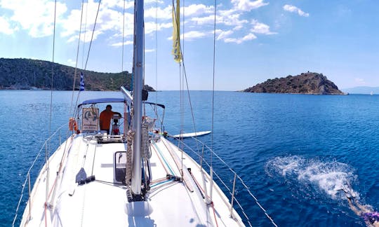 Sailing on 36ft Luxurious Yacht “Thelmagic”