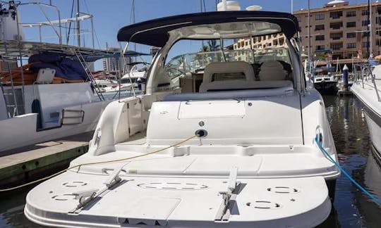 Aluguer de iates a motor de luxo SeaRay 42 Sundancer em Puerto Vallarta, Jalisco