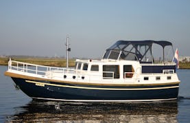 Duetvlet 1040 Motor Yacht Rental in Terherne