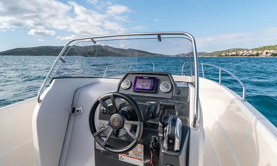 Quicksilver 675 ACTIV Open for hire in Trogir and Split area