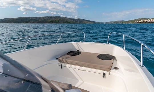 Quicksilver 675 ACTIV Open for hire in Trogir and Split area