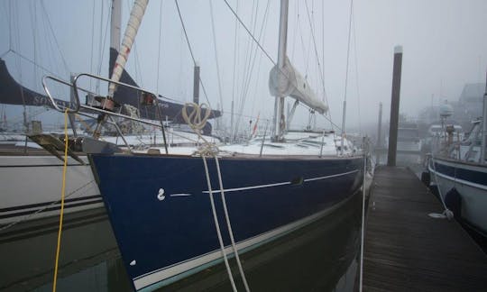 Charter "Nota Bene" Beneteau Oceanis 473 Sailing Yacht in Southampton