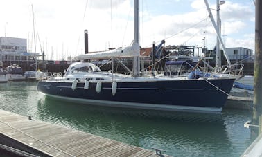 Charter "Nota Bene" Beneteau Oceanis 473 Sailing Yacht in Southampton