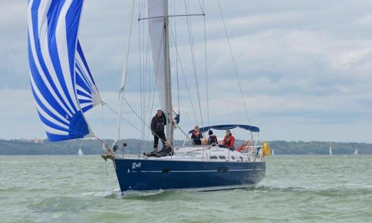 Oceanis 423 "Gull" Sailboat for 10 People in Southampton
