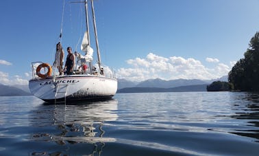 Navegando en Velero Bariloche Bora Bora 315 en Bariloche, Patagonia